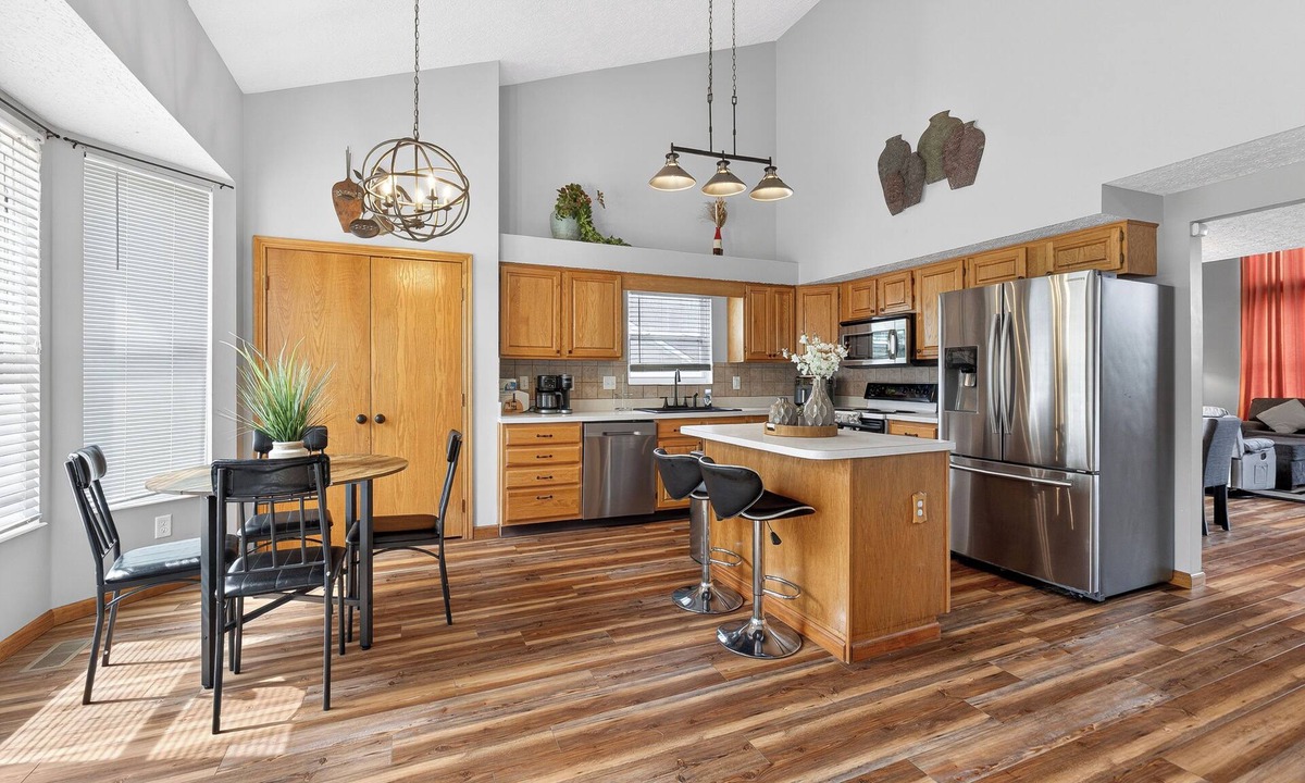 Galloway House | Charming 4BR/5-Bed Home Patio & Big Yard BBQ