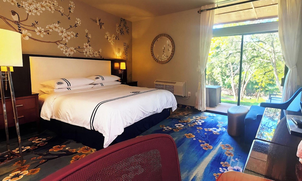 Oklahoma City Bed & Breakfast | Charming bed & breakfast with AC in pleasant Oklahoma City