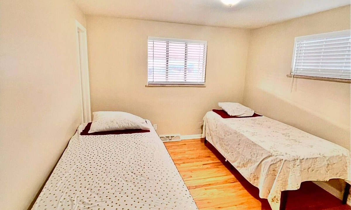 South Westminster House | Charming bedroom One