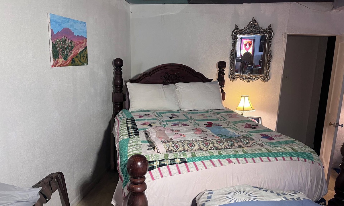 Van Horn House | Charming bungalow with WiFi and AC in welcoming Van Horn
