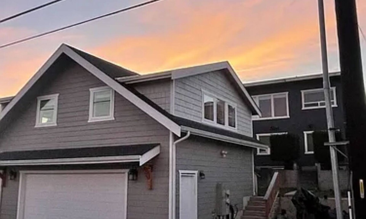 Genesee House | Charming, Cozy Casa 2-bedroom house in marvelous West Seattle.