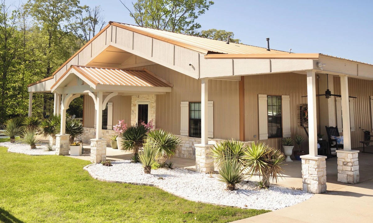 Harrison County House | Charming Farmhouse, Hot Tub, Pool, Outdoor Kitchen, Farm animals & Stocked Pond.