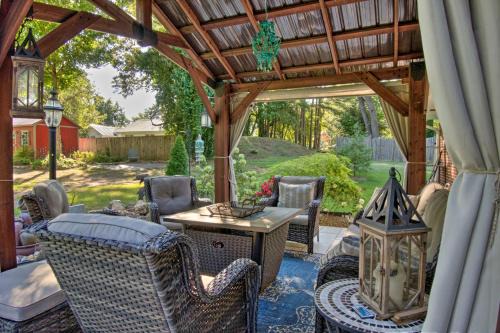 Florence House | Charming Florence Getaway w/Fireplace & Grill!