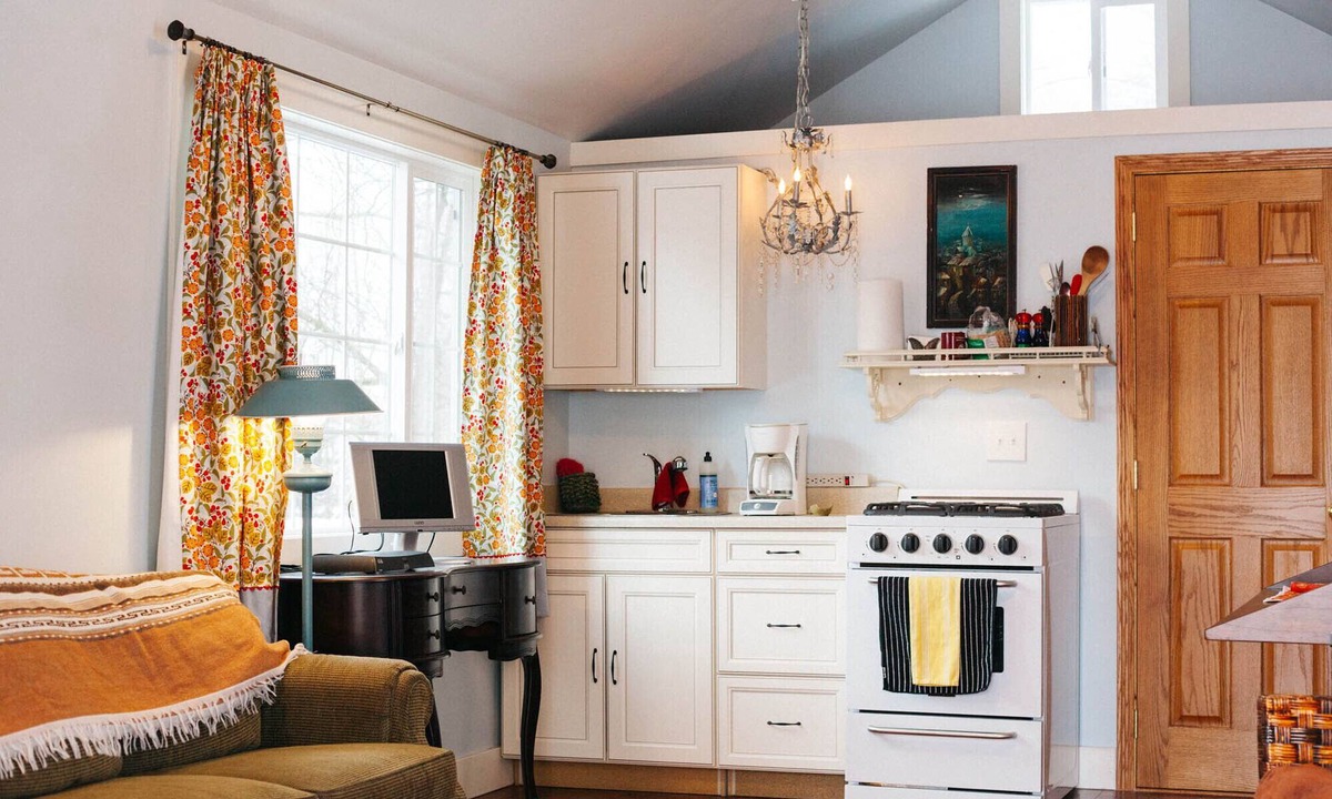 Chewelah Cottage | Charming Garden Cottage