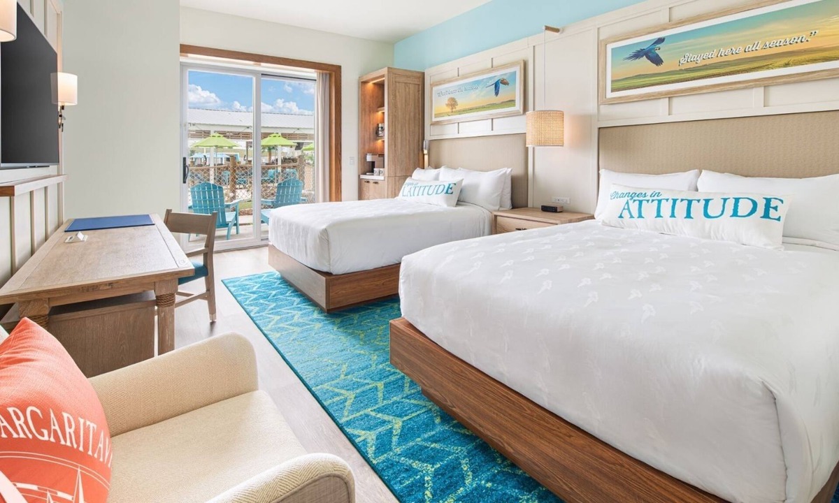 I-435 West KC-KS Hotel | Charming Guest Room Perfect for Quiet Retreats Near Schlitterbahn Waterpark