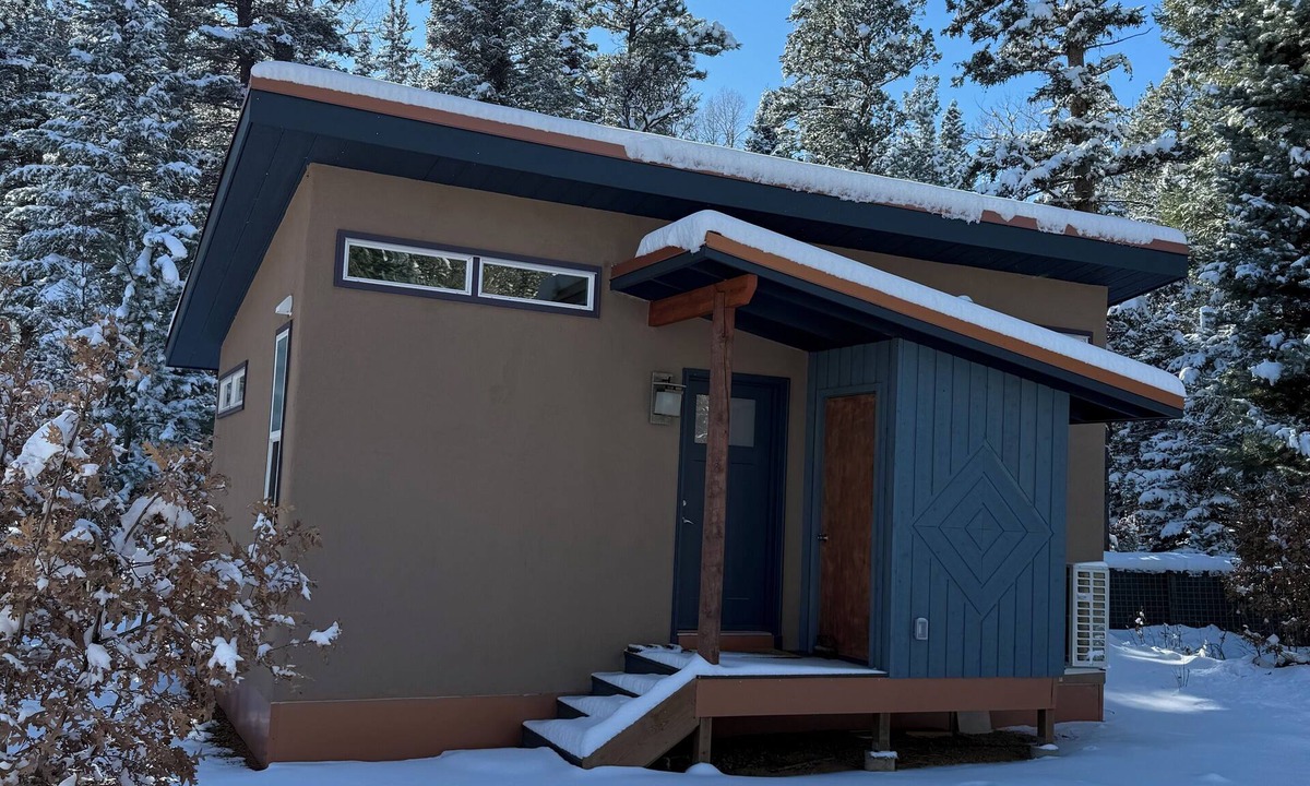 Holman Cottage | Charming guesthouse casita in Mora, New Mexico