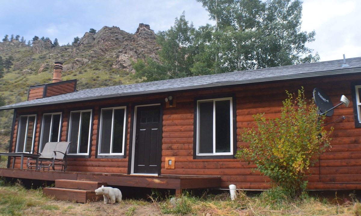 Grant Cabin | Charming Mountain Log Cabin Duplex Close to Trails