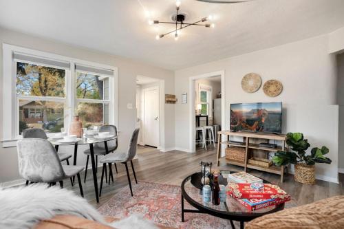 Capitol Hill House | Charming Old Town Bungalow with Free Cruiser Bikes