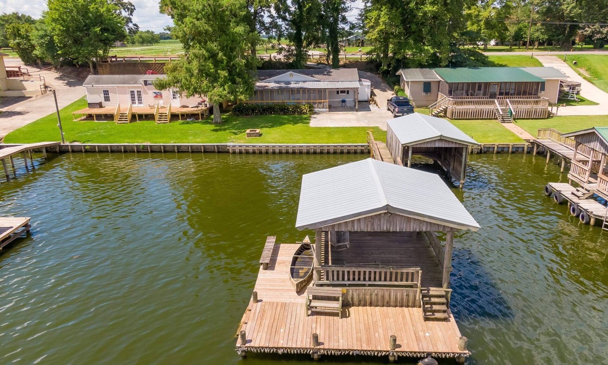 Lakeland House | Cheap Waterfront on False River
