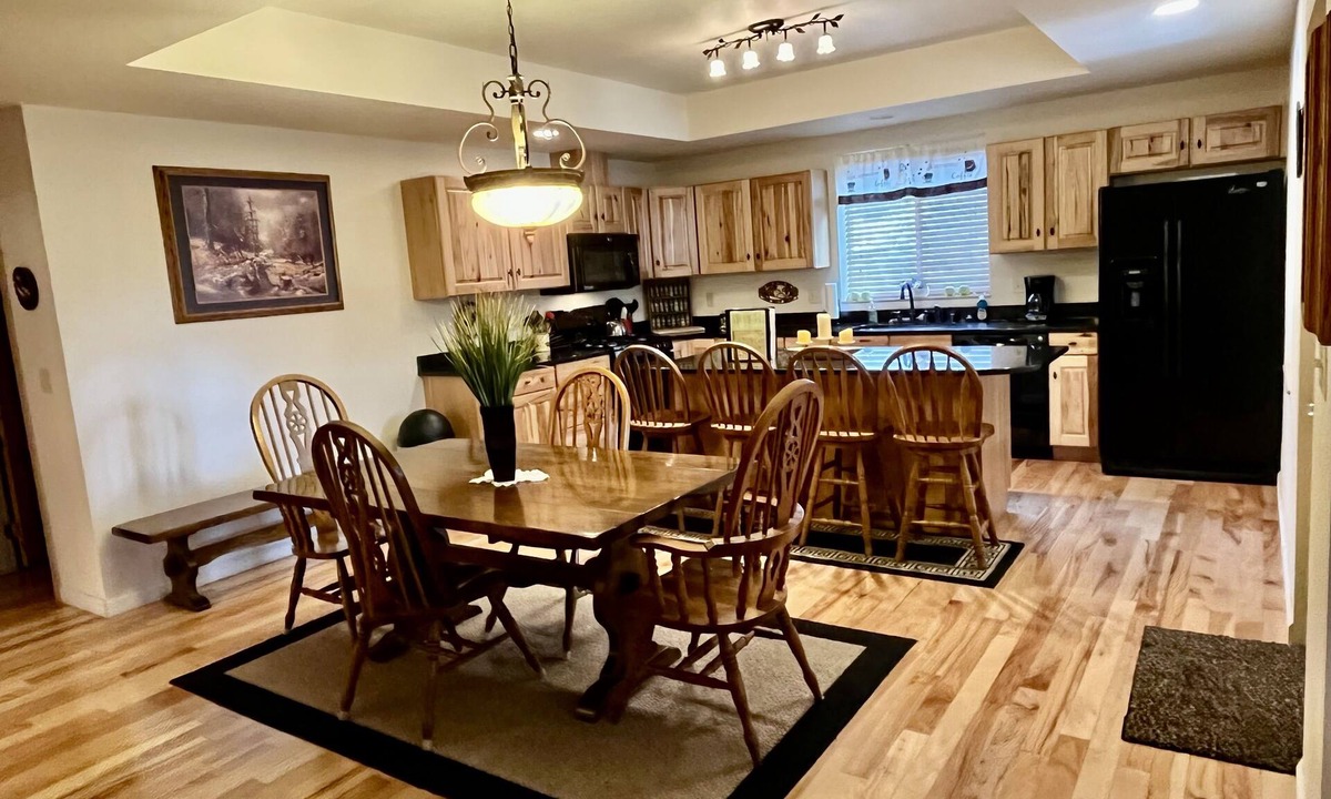 Chewelah House | Chewelah - Home 49N Skiing 🎿 Fishing 🎣 Hunting 🦌🦆Hiking 🥾 Snowboarding 🏂