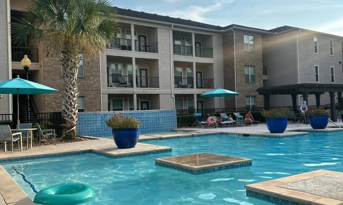 Egypt Apartment | Chic Magnolia 1BR Pool Gym Near Lake Conroe