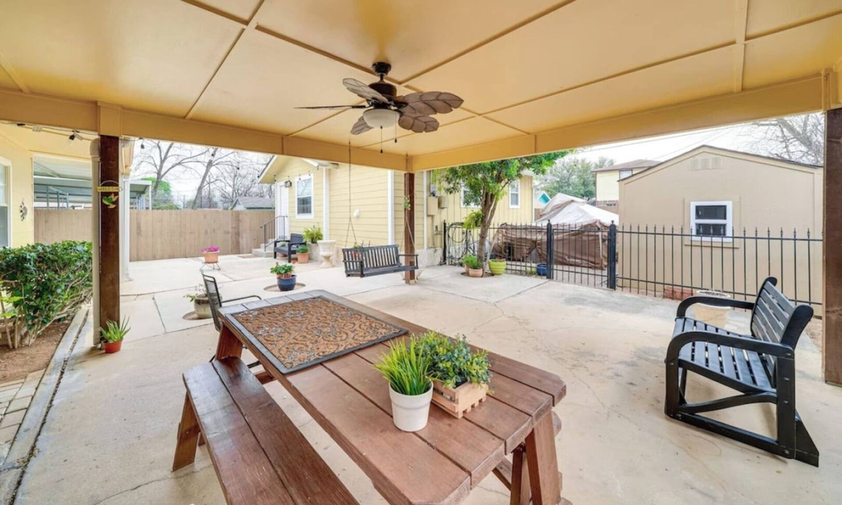 Northwest Los Angeles Heights House | Chic San Antonio Cottage: 5 Miles to Downtown