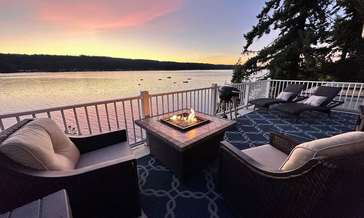 Erlands Point-Kitsap Lake Apartment | Chico Bay Inn Penthouse Suite: Bay Views, Bubbles, and Waterfront State of Mind.