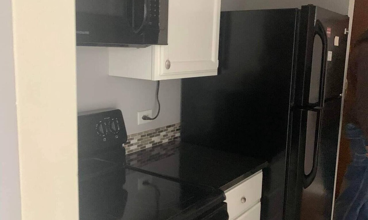 Grand Island Condo | Classy Downtown 1 Bed Condo, free parking garage. Garage enter clearance 6'8"