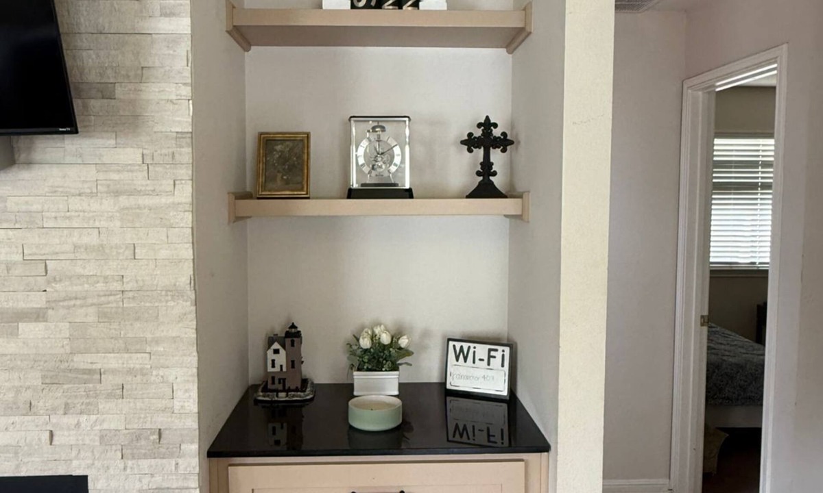 San Antonio House | Clean and cozy 4BR, Near Theme Parks & Shopping!