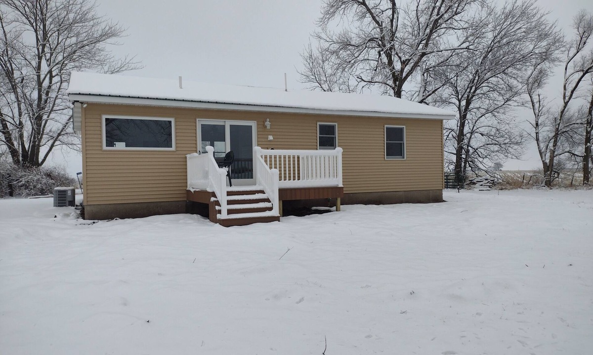 Van Buren County House | Clean Secluded Cabin in the Country