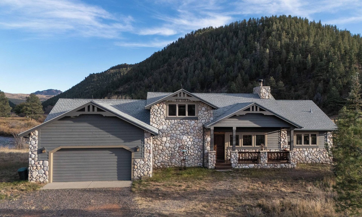 Pine House | Colorado Riverfront Escape! Fish, Hike & Relax