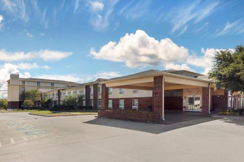 Red Oak Hotel | Comfort Inn & Suites Red Oak - Dallas Area