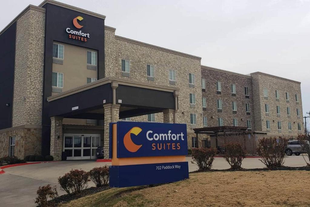Grand Prairie Hotel | Comfort Suites Grand Prairie - Arlington North