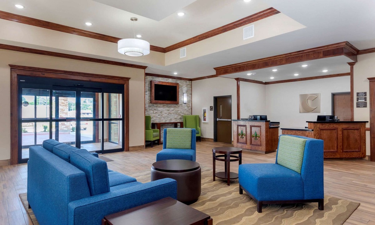 Claiborne Hotel | Comfort Suites West Monroe near Ike Hamilton Expo Center