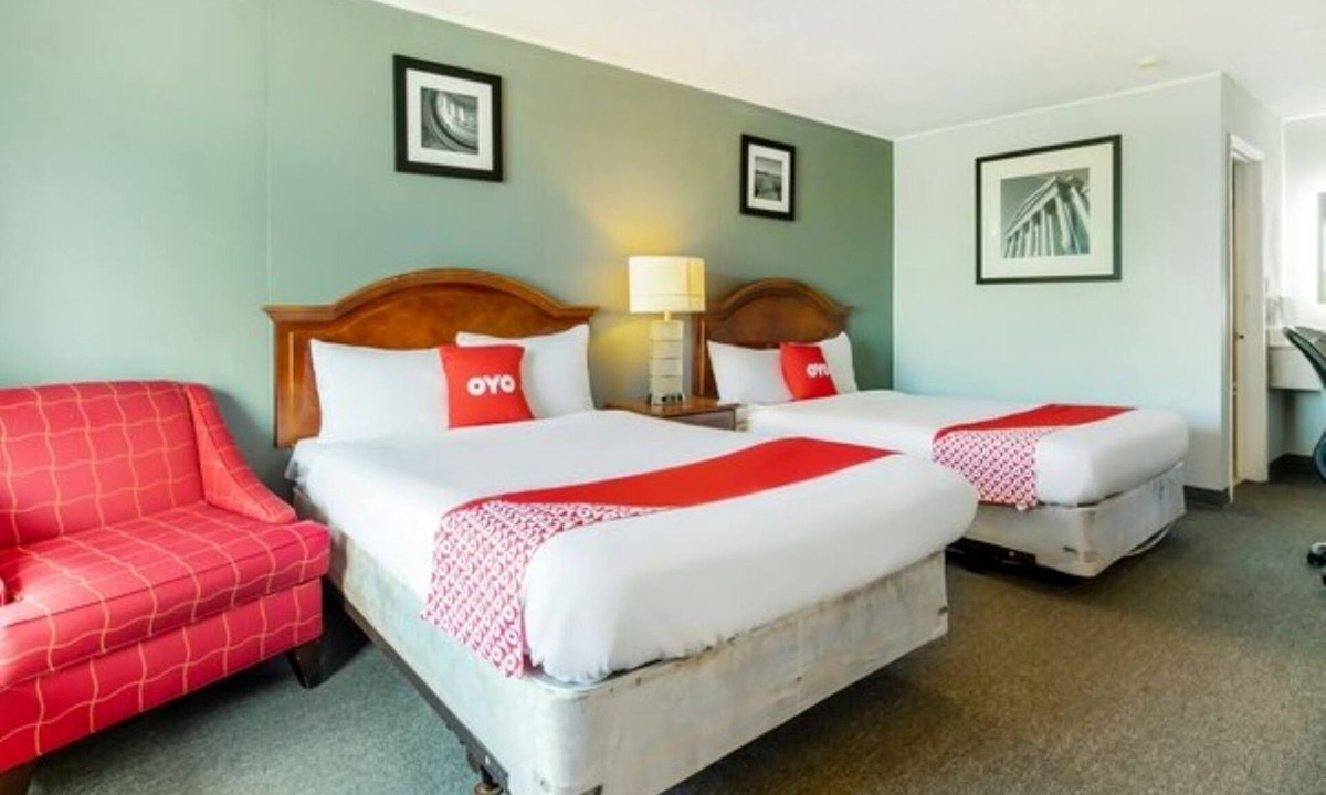 Jennings Hotel | Comfortable Stay Ideal for Pet Owners Near Rocket Drive In + Walmart