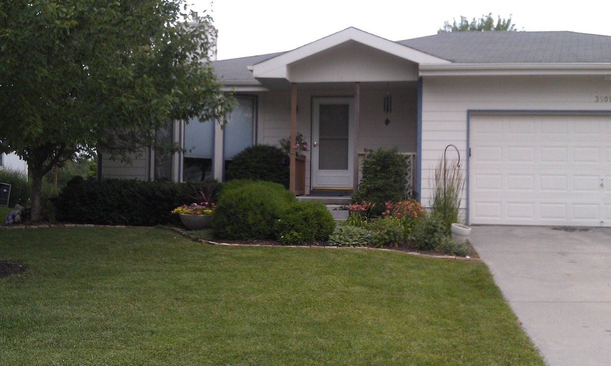 Lincoln House | Comfortable 3BR home in SW Lincoln. Close to downtown! Self Check In, sleeps 8