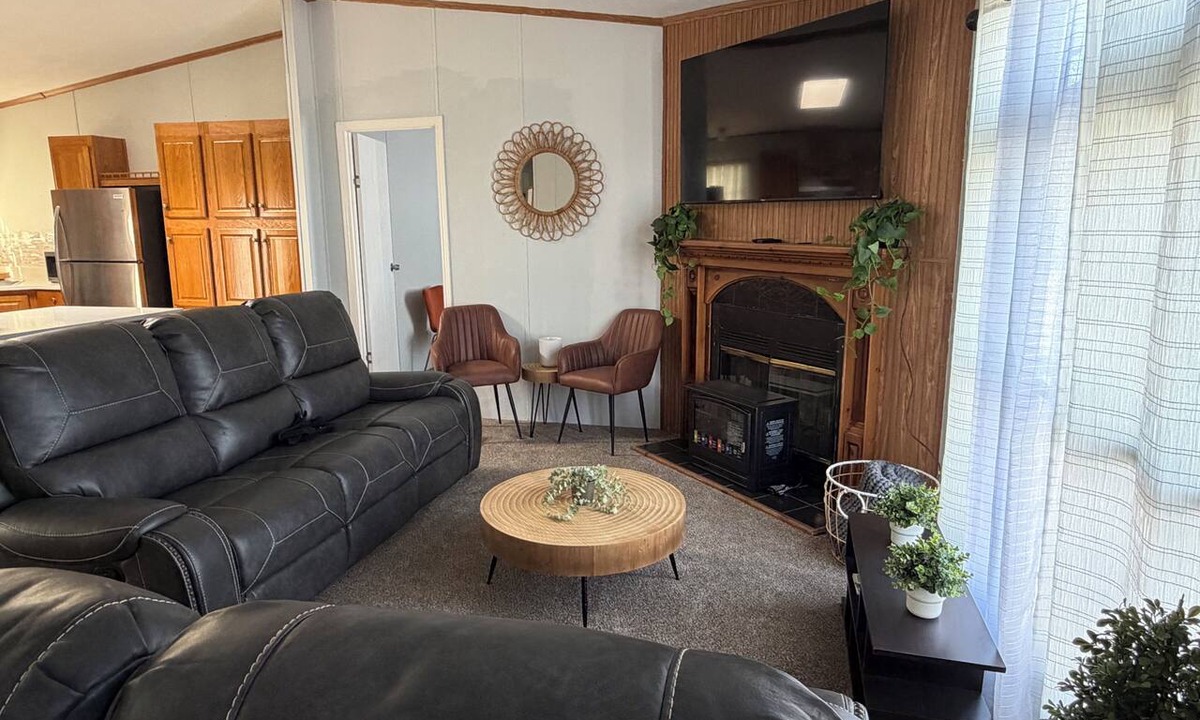 Socorro House | Comfortable and Spacious Stay for Families.