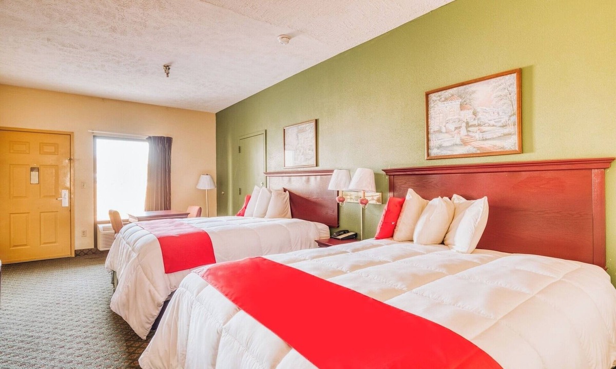 Grenada Hotel | Comfortable Grenada Room w/Nearby Dining, Pet-Friendly + Free Parking