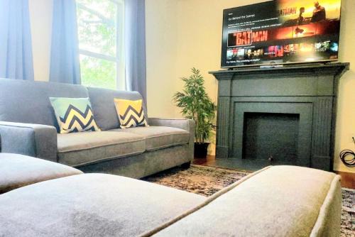 Nevada Street House | Comfortable Home Near Downtown & AT&T Center