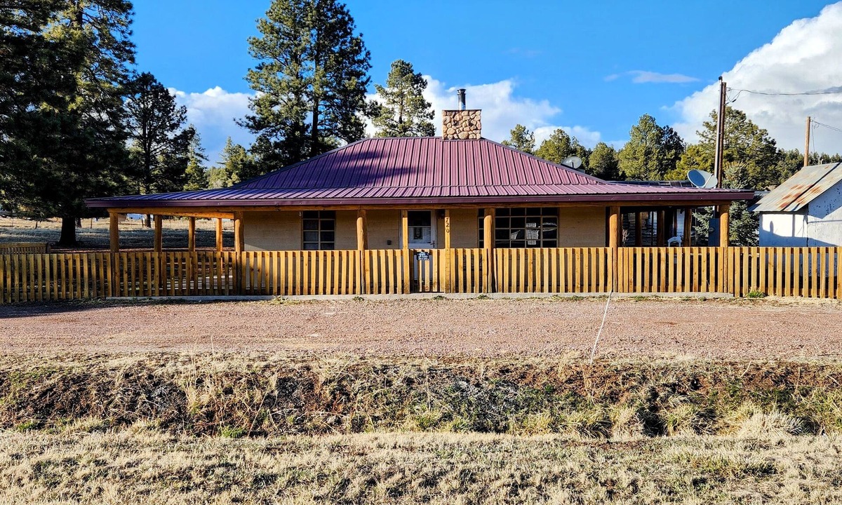 Blue Cabin | Comfortable ranch style cabin with prime location to both Arizona and New Mexico