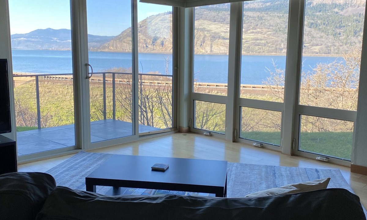 Mosier Condo | Condo near Hood River- Spectacular Gorge view in Mosier!