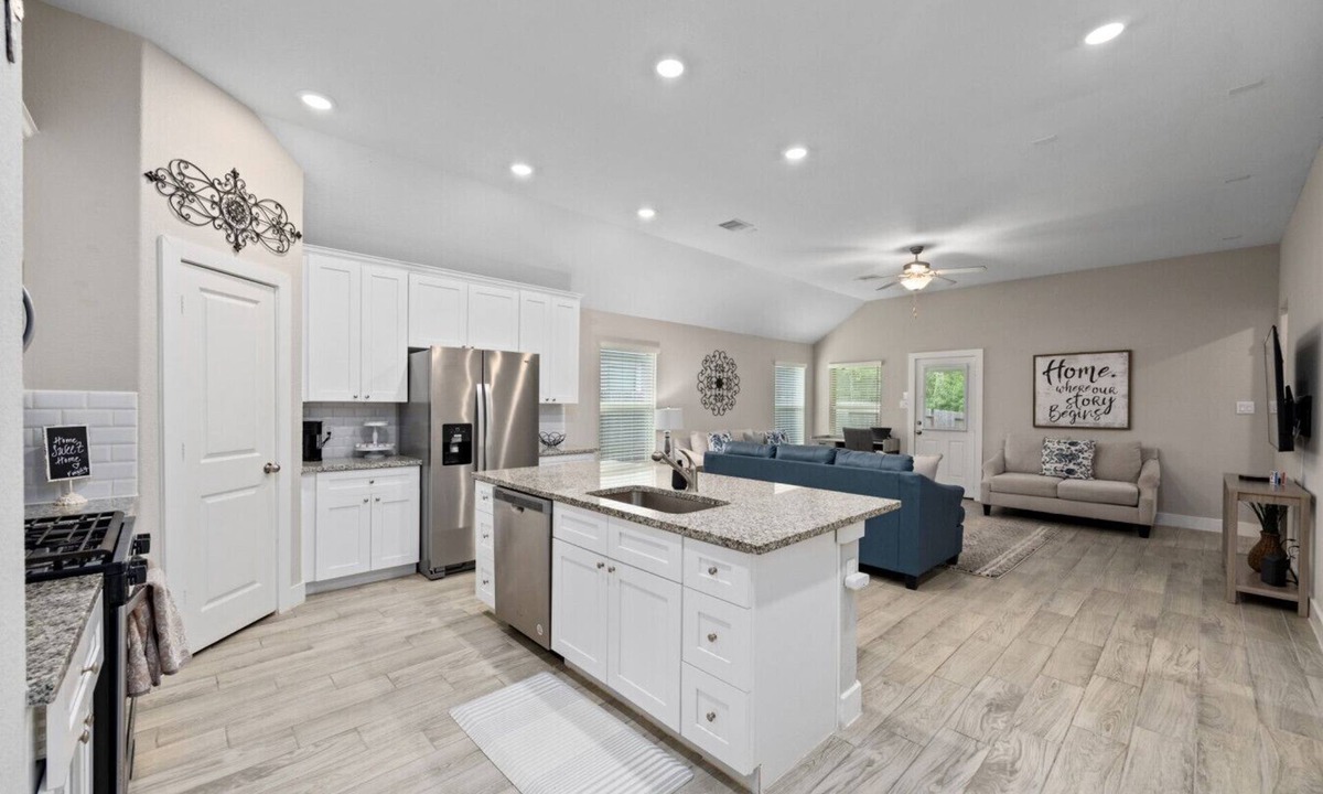 Conroe House | Conroe Single-Story 3BR Sleeps 12 | Fenced Yard, Garage Games, Workspace.