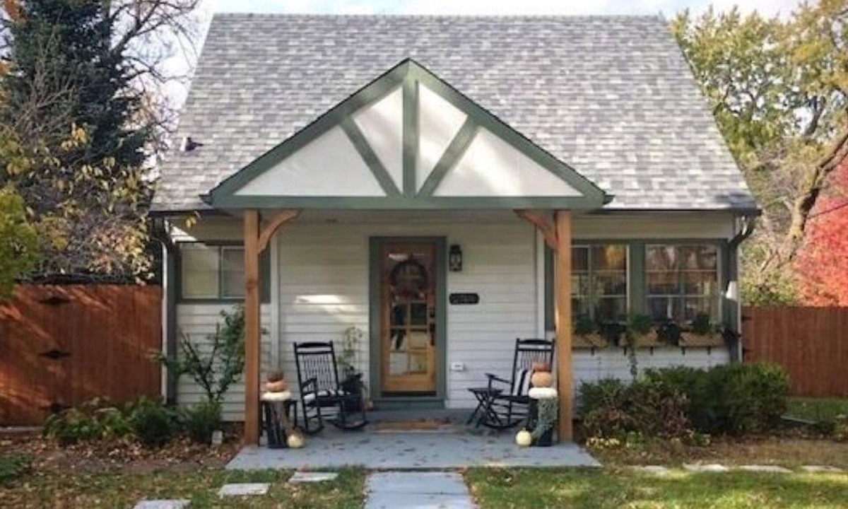 Lincoln Cottage | Contemporary Cottage 5 min walk to major bike path