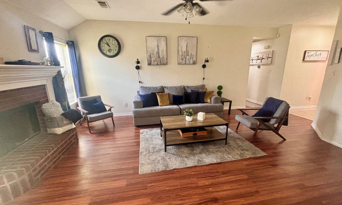 Seagoville House | Country Comfy Texas Home perfect For Families and Weary Travlers