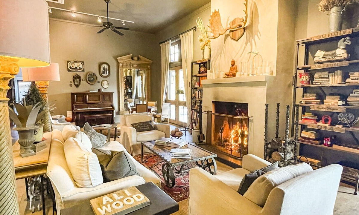 Methow Valley House | Country House with pool and hot tub on river