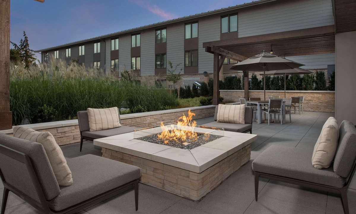 SeaTac Hotel | Country Inn & Suites by Radisson, Seattle-Tacoma International Airport, WA