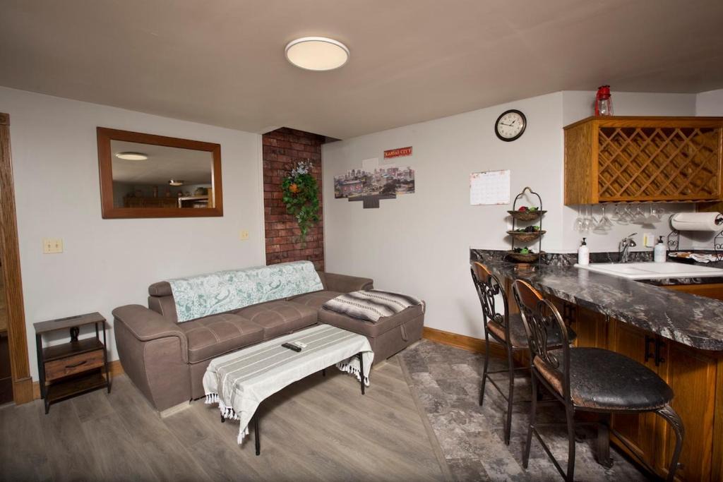 Waldron Apartment | countryside Victorian getaway