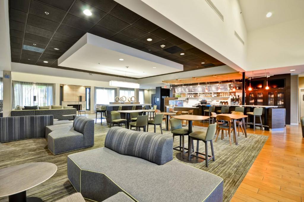 Dallas Design District Hotel | Courtyard Dallas Medical Market Center