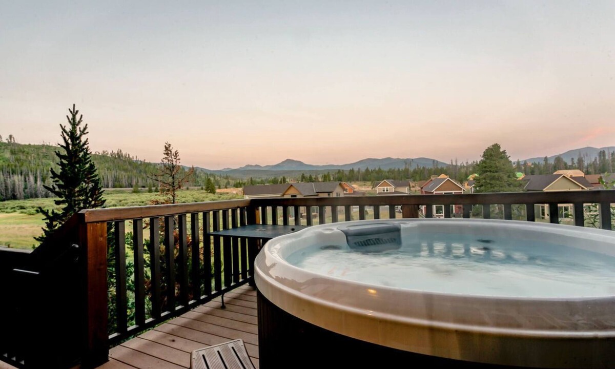Fraser Condo | Cozens Pointe A-102 | Large Private Hot Tub | Minutes To Ski Resort!