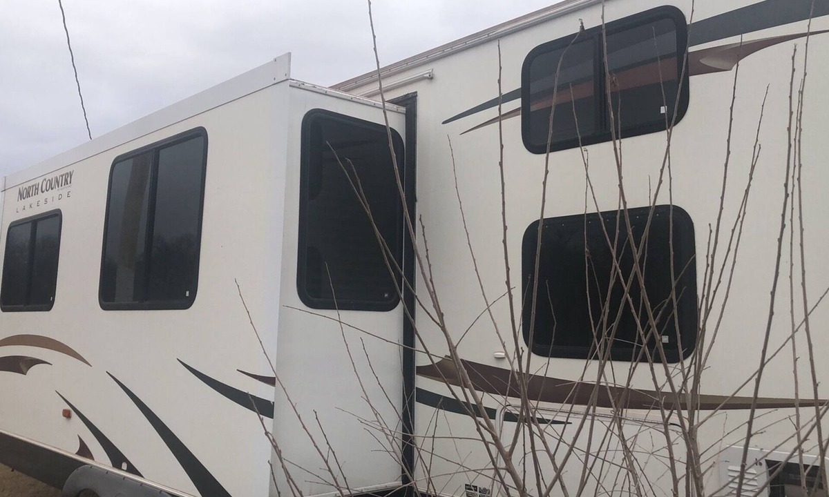 Omega House | Cozy 1-bedroom camper sleeps up to 4 Daily/ weekly / monthly rate’s available