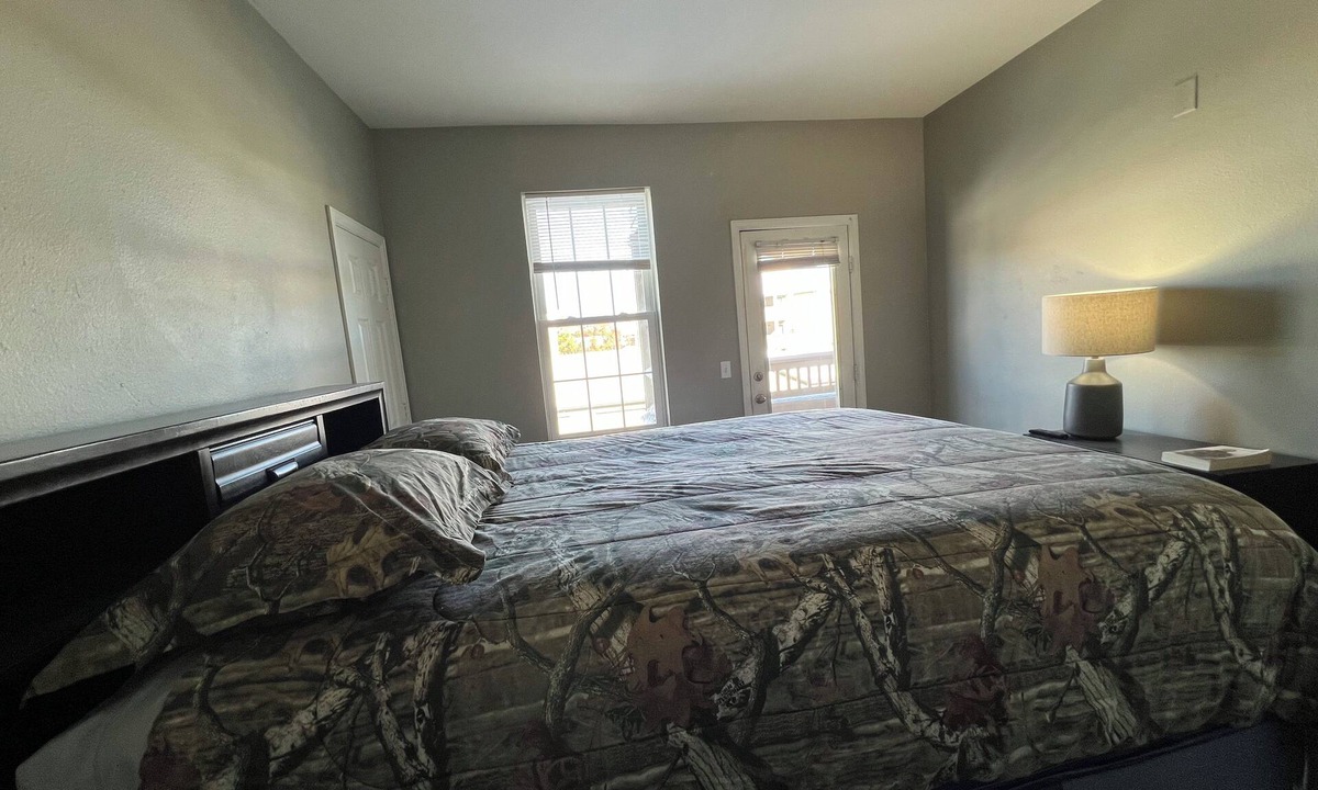 Parker Condo | Cozy 2-bedroom condo in fabulous Parker with fitness room, WiFi