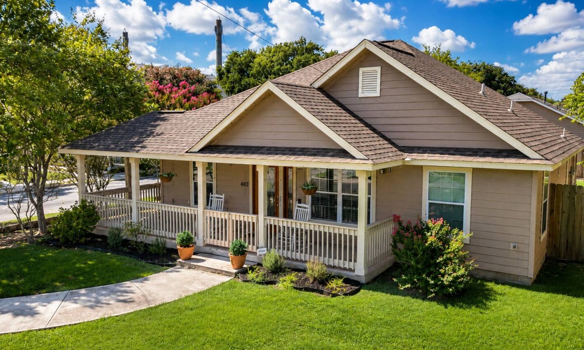 Historic Garderns House | Cozy 3BR Steps to Alamodome | Close to Downtown