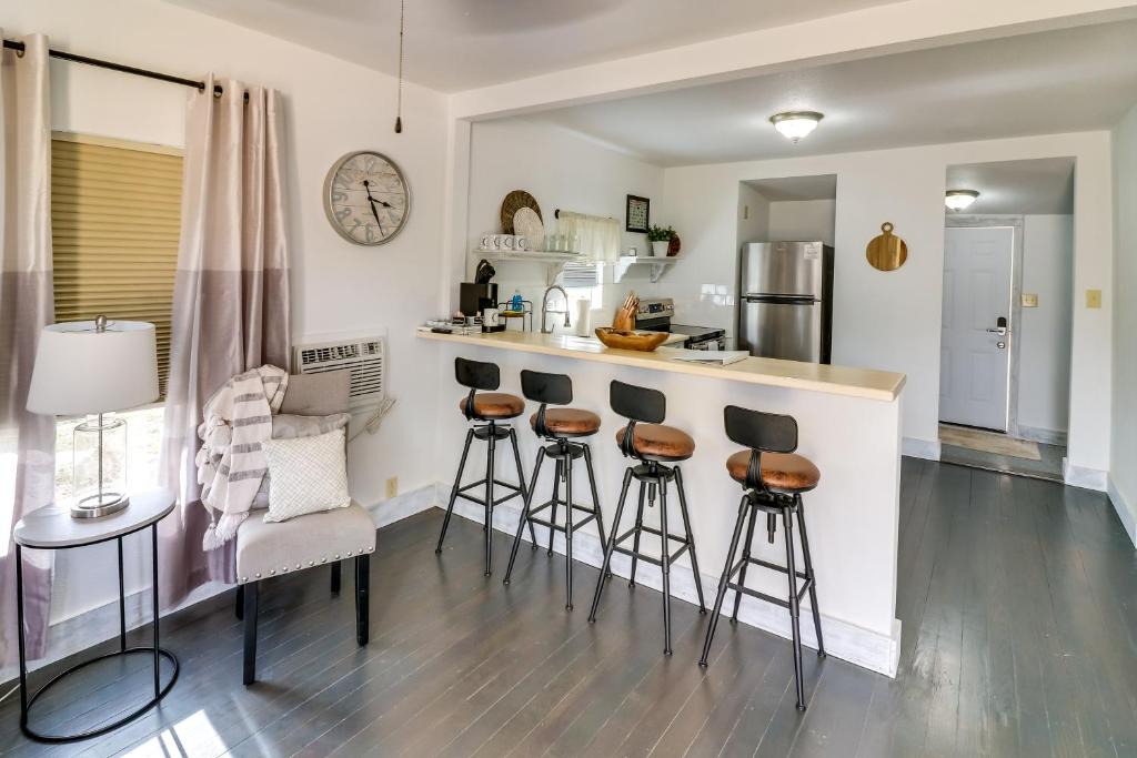 Ballinger House | Cozy Ballinger Vacation Rental w/Deck & Grill!