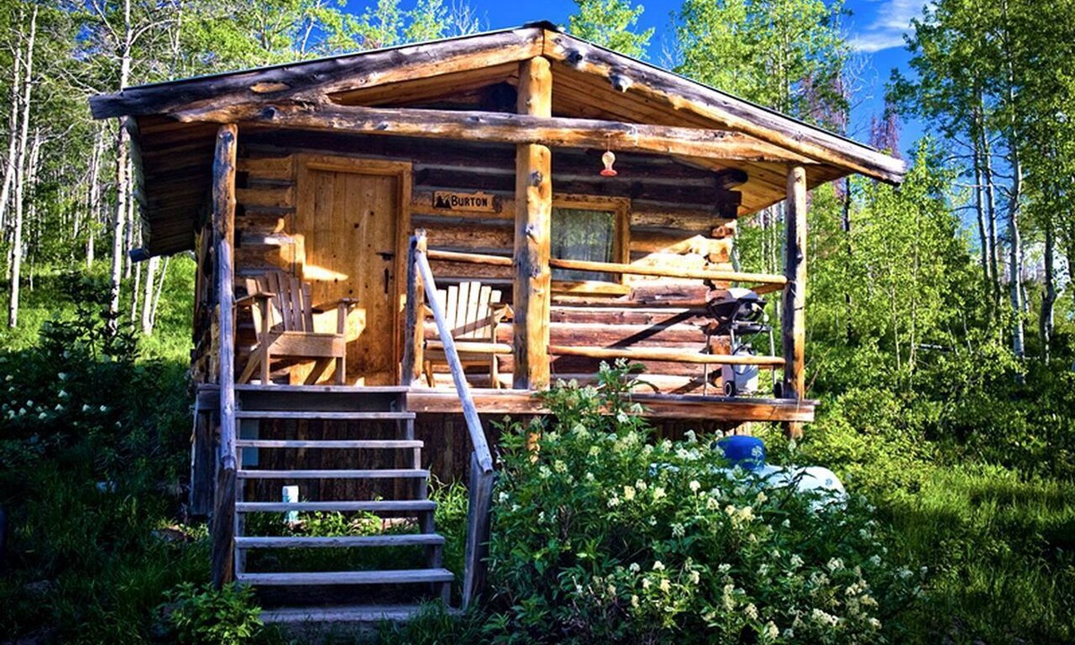 Clark Cabin | Cozy Cabin Rental with Vintage Claw Tub near Steamboat Springs, Colorado