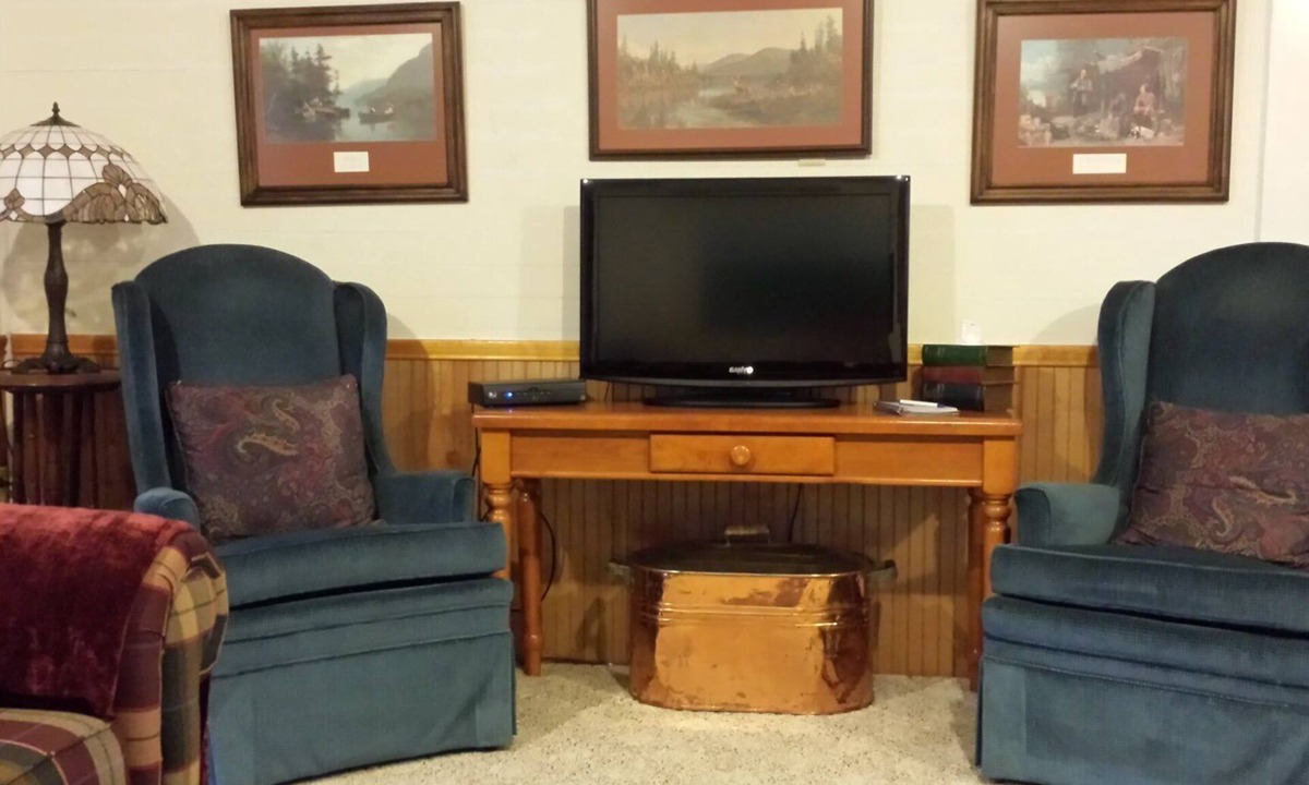 Romayor House | Cozy converted barn with beautiful lake view and adjacent to resort amenities.
