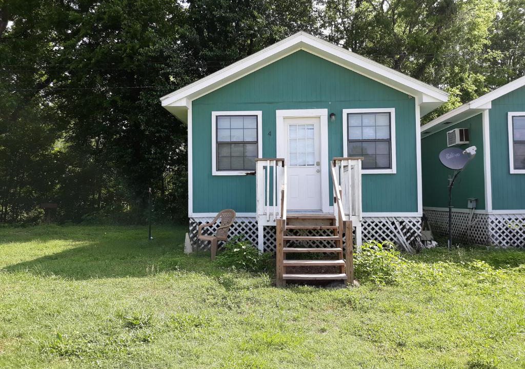 Huntsville Other | Cozy Cottage #4 Harmon Creek Marina and Campground