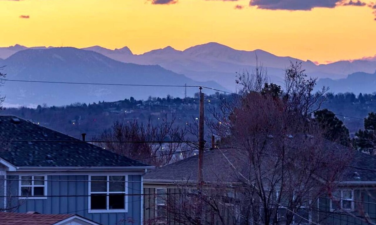 Berkley Condo | Cozy Denver Stay | Grill + Patio | Sloan’s Lake| Firepit