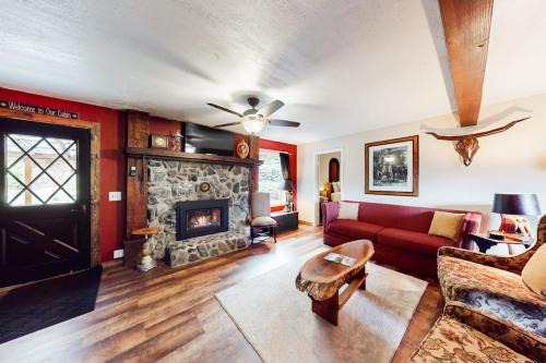 Joseph House | Cozy dog-friendly home with fireplace near Wallowa Lake State Park & tram