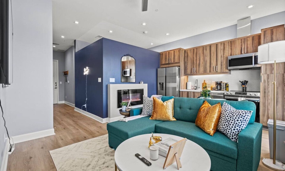 Cedars Apartment | Cozy Downtown Stay | Free WiFi + Parking NEW