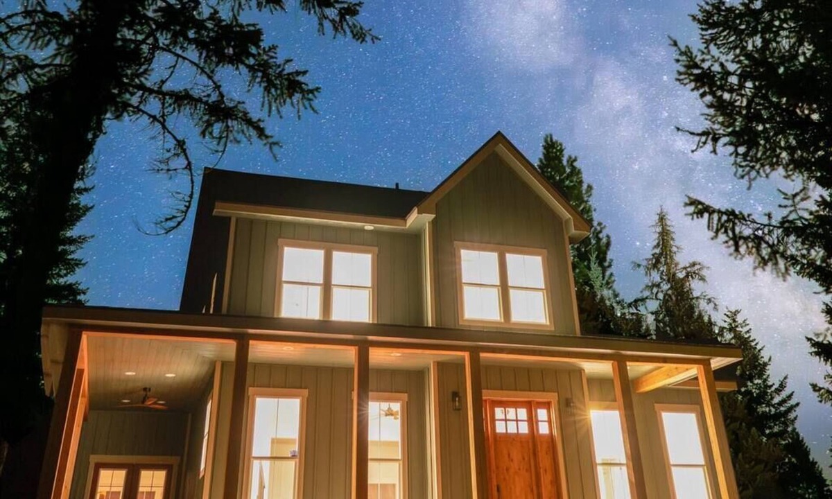 Harvard House | Cozy Escape at Moose Hollow